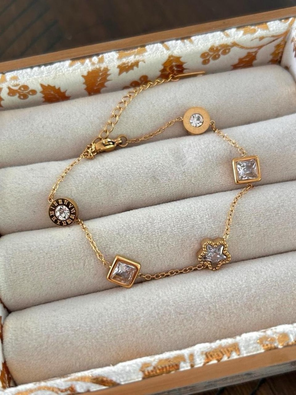 Clear Gemstones Bracelet